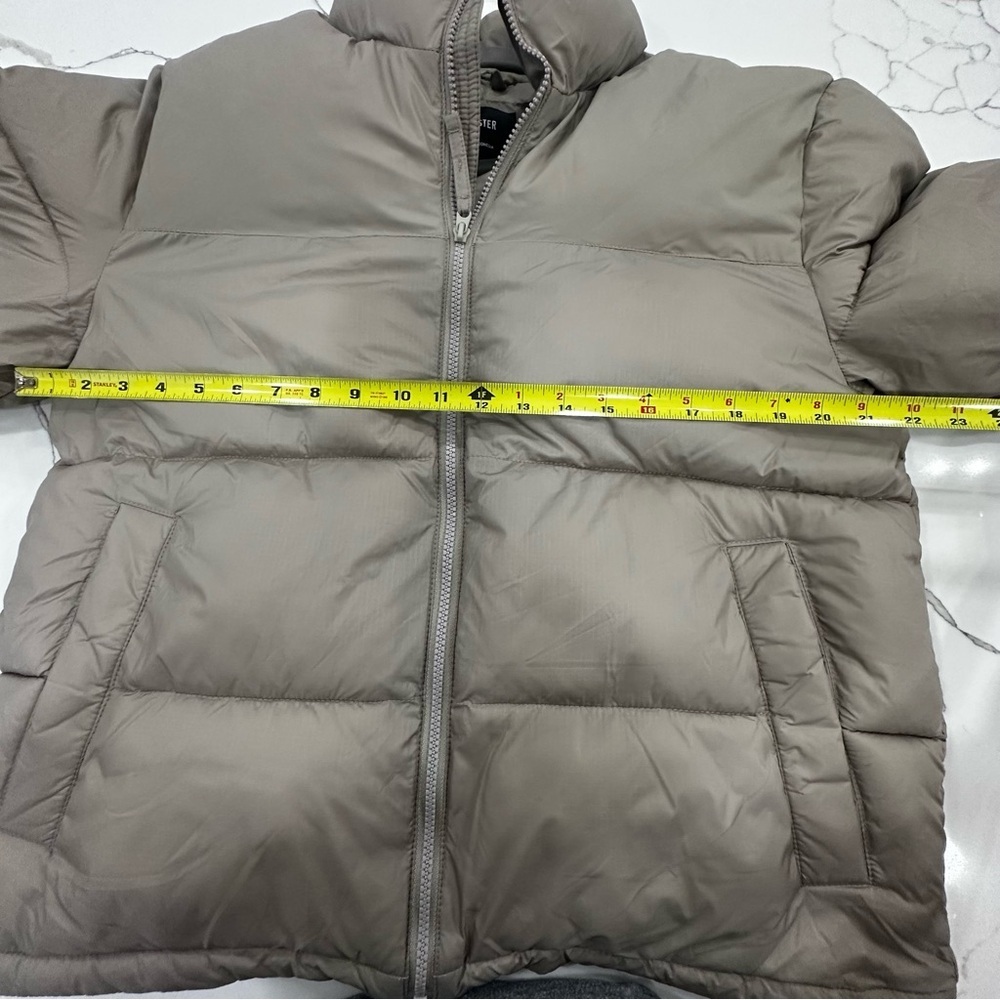 Hollister Men’s Taupe Mock Neck Puffer Jacket - Size Medium - Picture 8 of 11